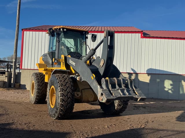 Image of John Deere 624L equipment image 2