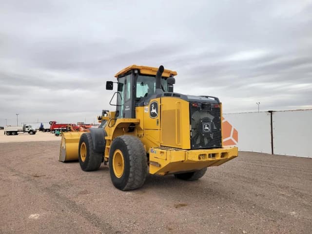 Image of John Deere 624L equipment image 2