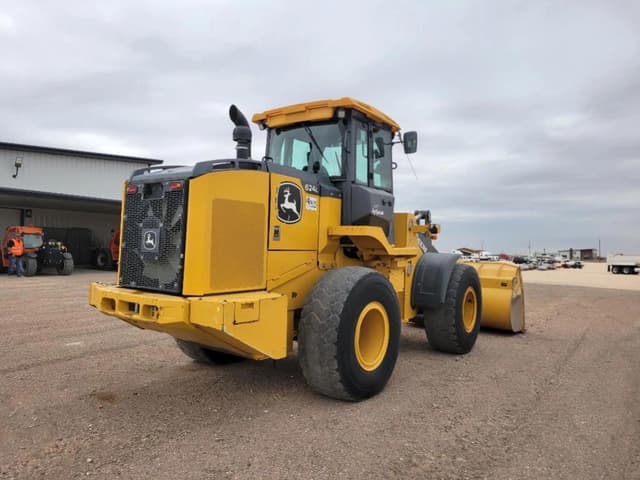 Image of John Deere 624L equipment image 4