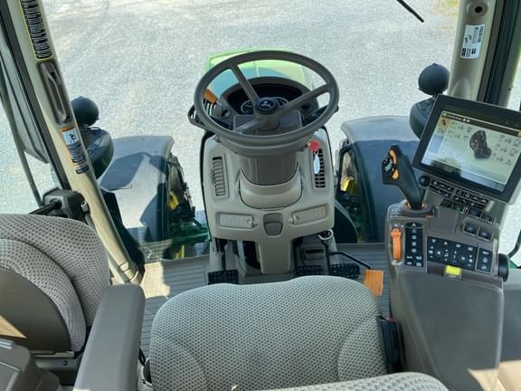 Image of John Deere 6250R equipment image 4