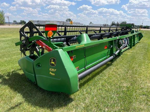 Image of John Deere 635F equipment image 2