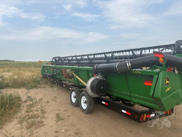 Image of John Deere 635F equipment image 4