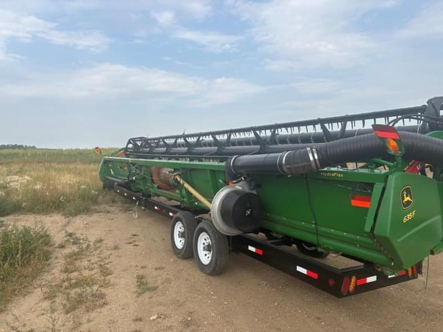 Image of John Deere 635F equipment image 4