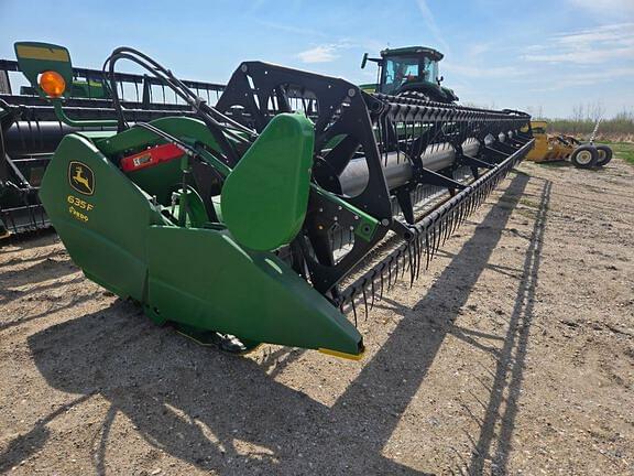 Image of John Deere 635F equipment image 3