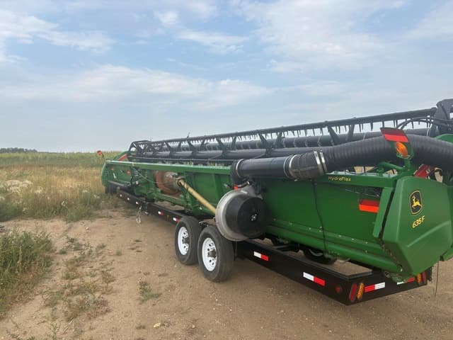Image of John Deere 635F equipment image 4