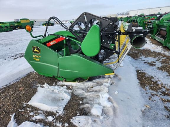 Image of John Deere 635F equipment image 3