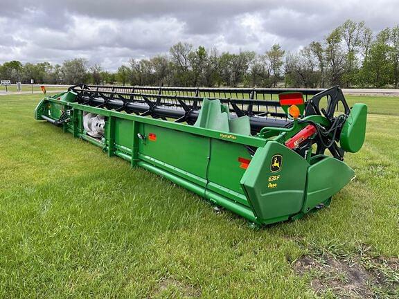 Image of John Deere 635F equipment image 4