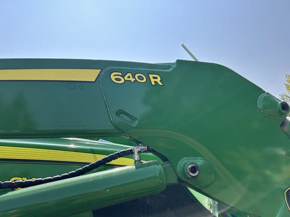 2020 John Deere 640R Equipment Image0