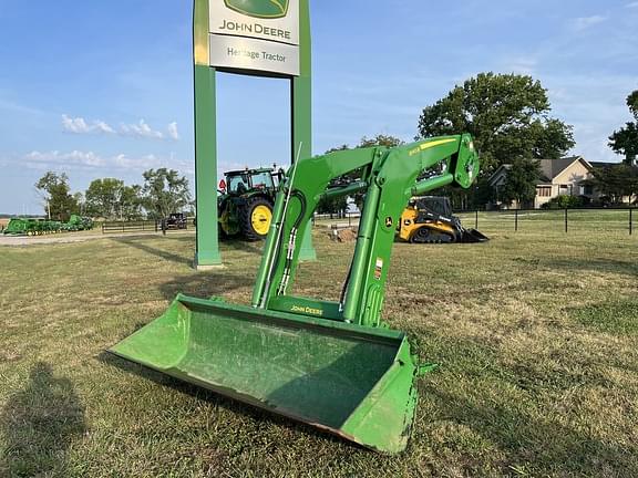 Image of John Deere 640R equipment image 1