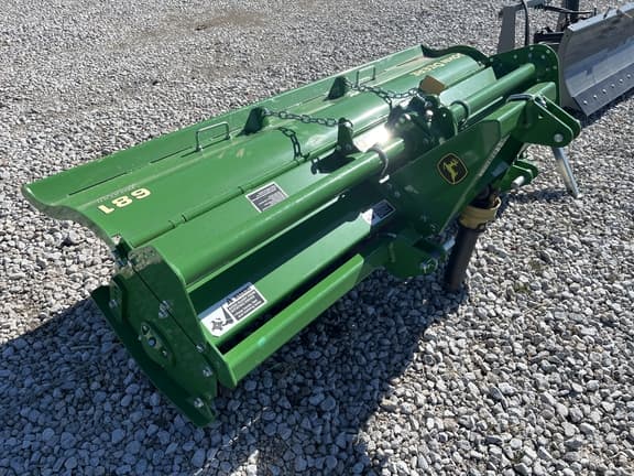 Image of John Deere 681 equipment image 4