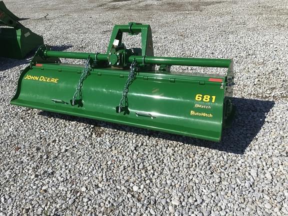 Image of John Deere 681 equipment image 1