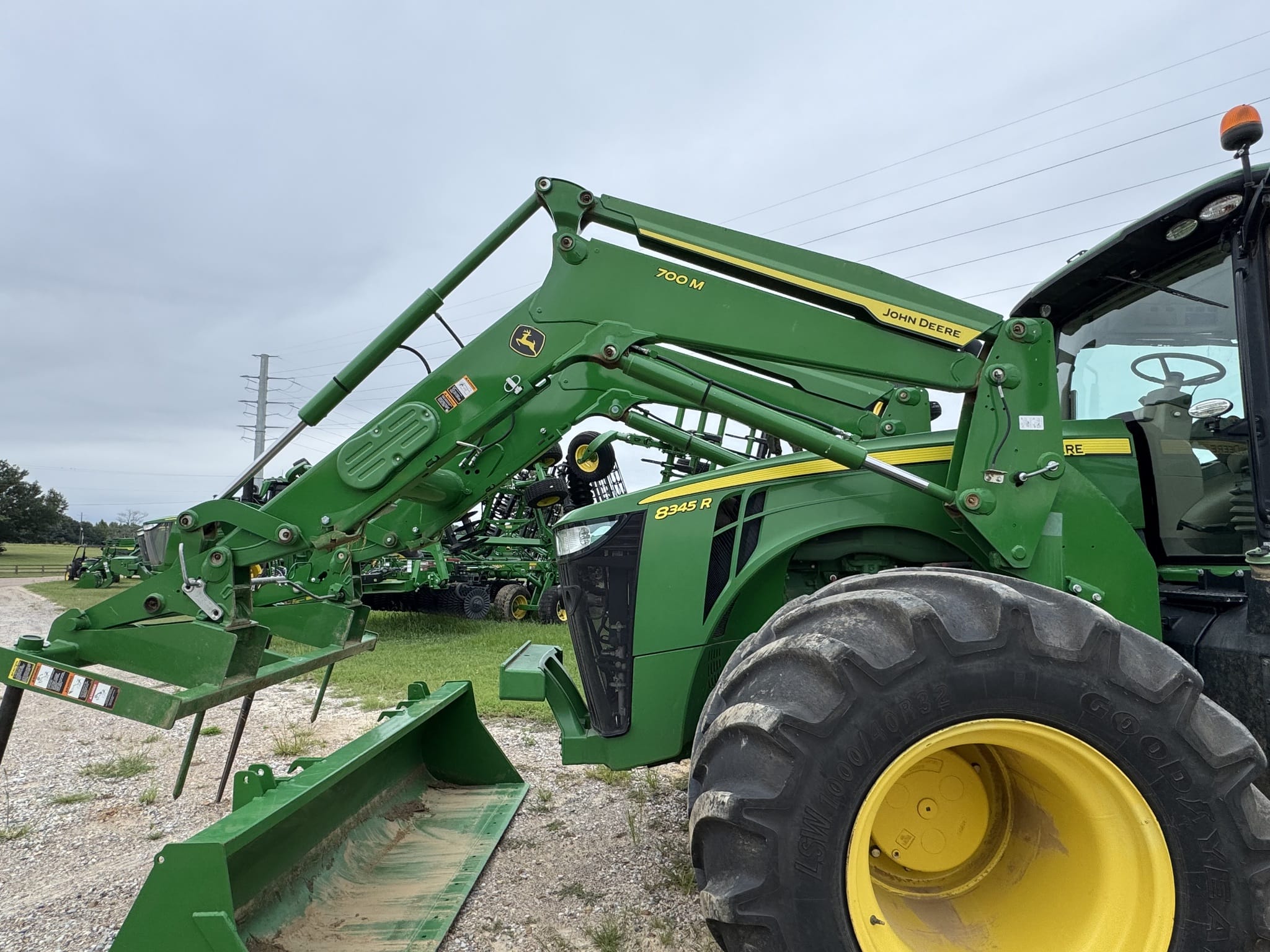 2020 John Deere 700M Equipment Image0