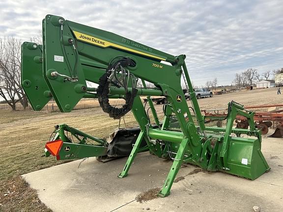 Image of John Deere 700M Primary image