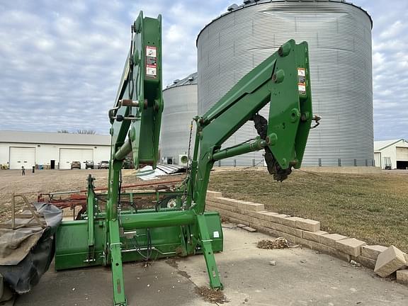 Image of John Deere 700M equipment image 3