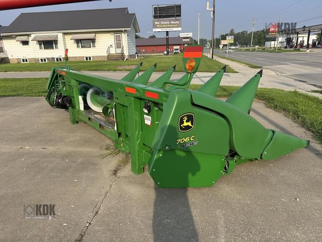 Image of John Deere 706C equipment image 3