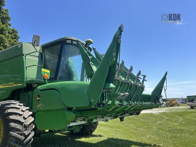 Image of John Deere 706C equipment image 4