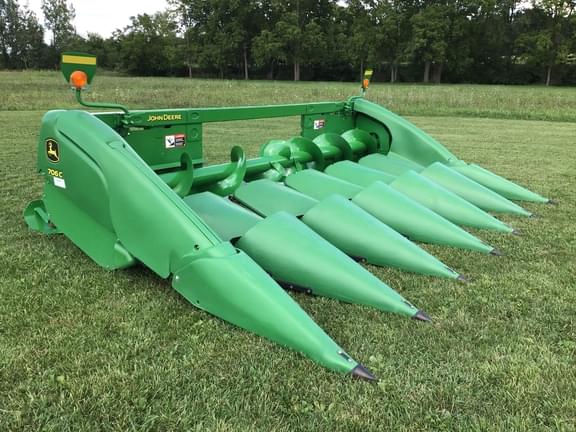 Image of John Deere 706C Primary image