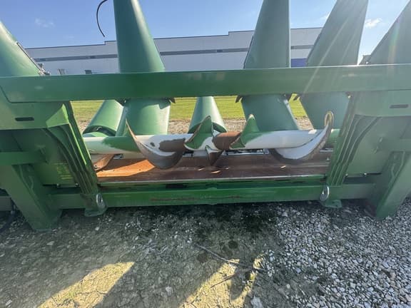 Image of John Deere 708C equipment image 3