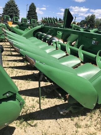 Main image John Deere 708C