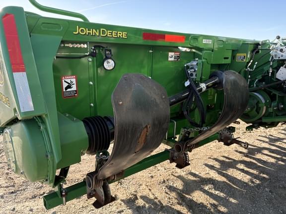 Image of John Deere 708C equipment image 3