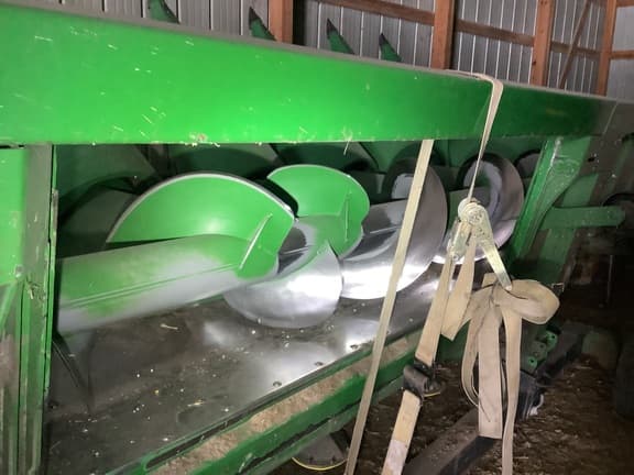 Image of John Deere 708C equipment image 4