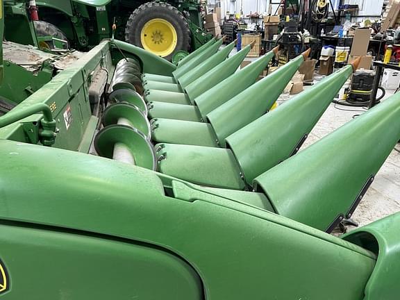 Image of John Deere 708C equipment image 3