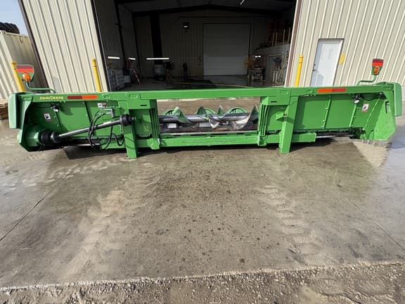 Image of John Deere 708C equipment image 3