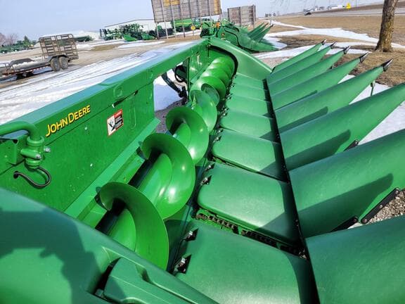 Image of John Deere 708C equipment image 4