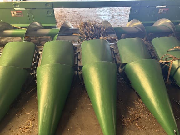 Image of John Deere 708C equipment image 4