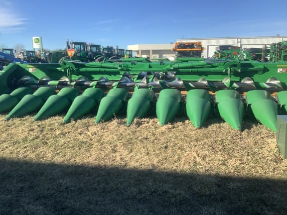 Image of John Deere 712FC equipment image 3