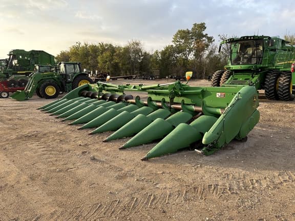 Image of John Deere 712FC equipment image 2