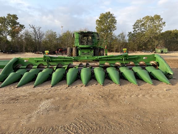 Image of John Deere 712FC equipment image 4
