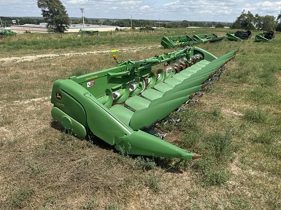 Image of John Deere 712FC equipment image 3