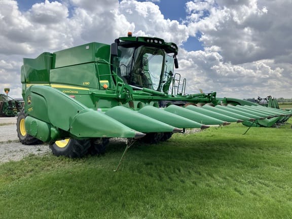 2020 John Deere 712FC Equipment Image0