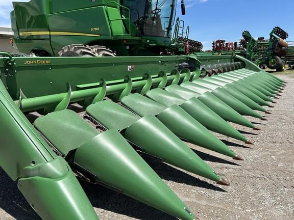 Image of John Deere 716C equipment image 4