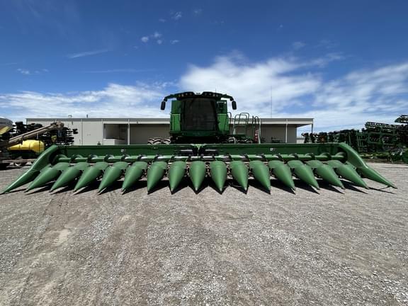 Image of John Deere 716C equipment image 1