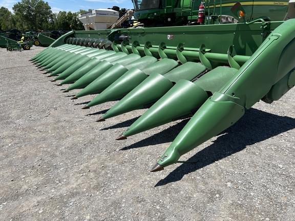Image of John Deere 716C Primary image