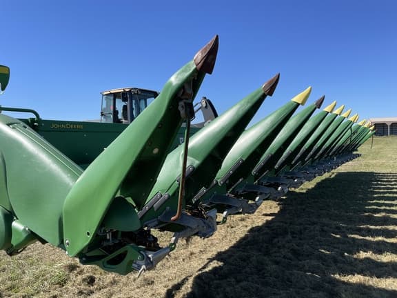 Image of John Deere 716C equipment image 2