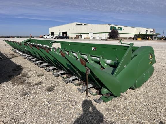 Image of John Deere 716C equipment image 1