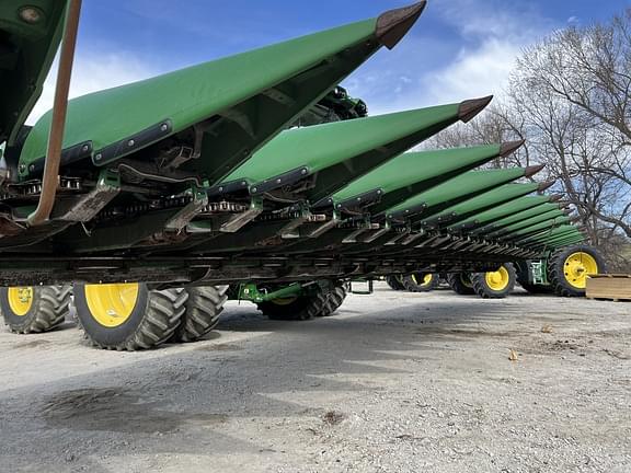 Image of John Deere 716C equipment image 4