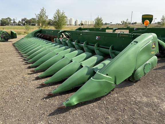 Image of John Deere 718C Primary image