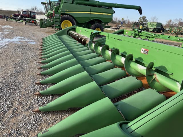 Image of John Deere 718C equipment image 4