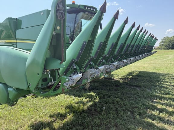 2020 John Deere 718C Equipment Image0