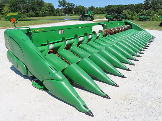 Image of John Deere 718C equipment image 1