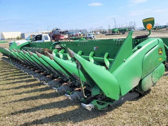 Main image John Deere 718C