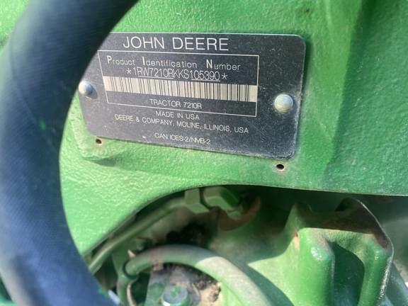 Image of John Deere 7210R equipment image 2