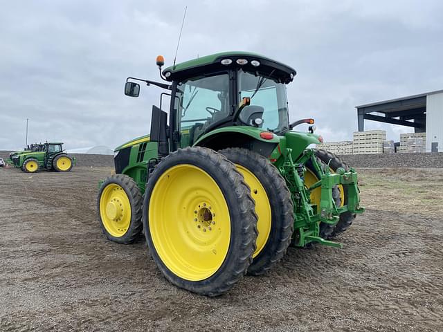 Image of John Deere 7210R equipment image 3