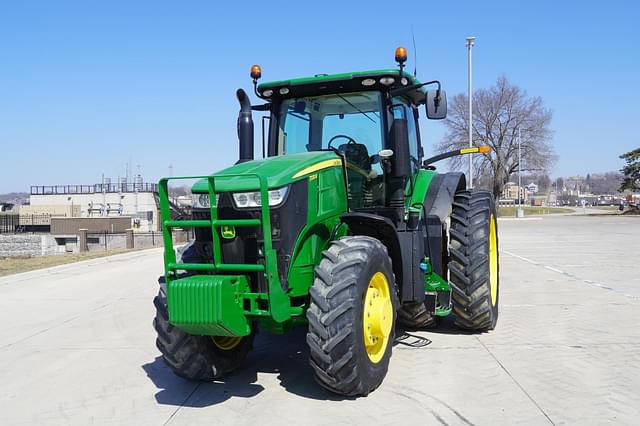 Image of John Deere 7230R equipment image 3