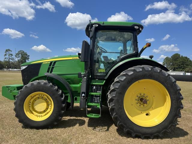 Image of John Deere 7230R equipment image 1