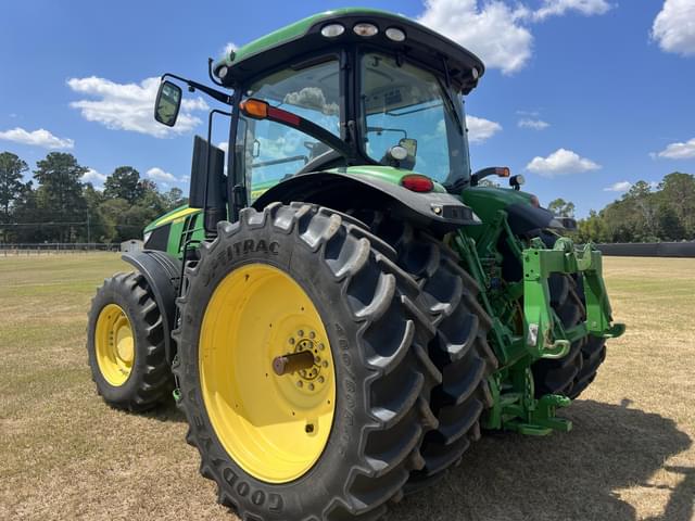 Image of John Deere 7230R equipment image 2